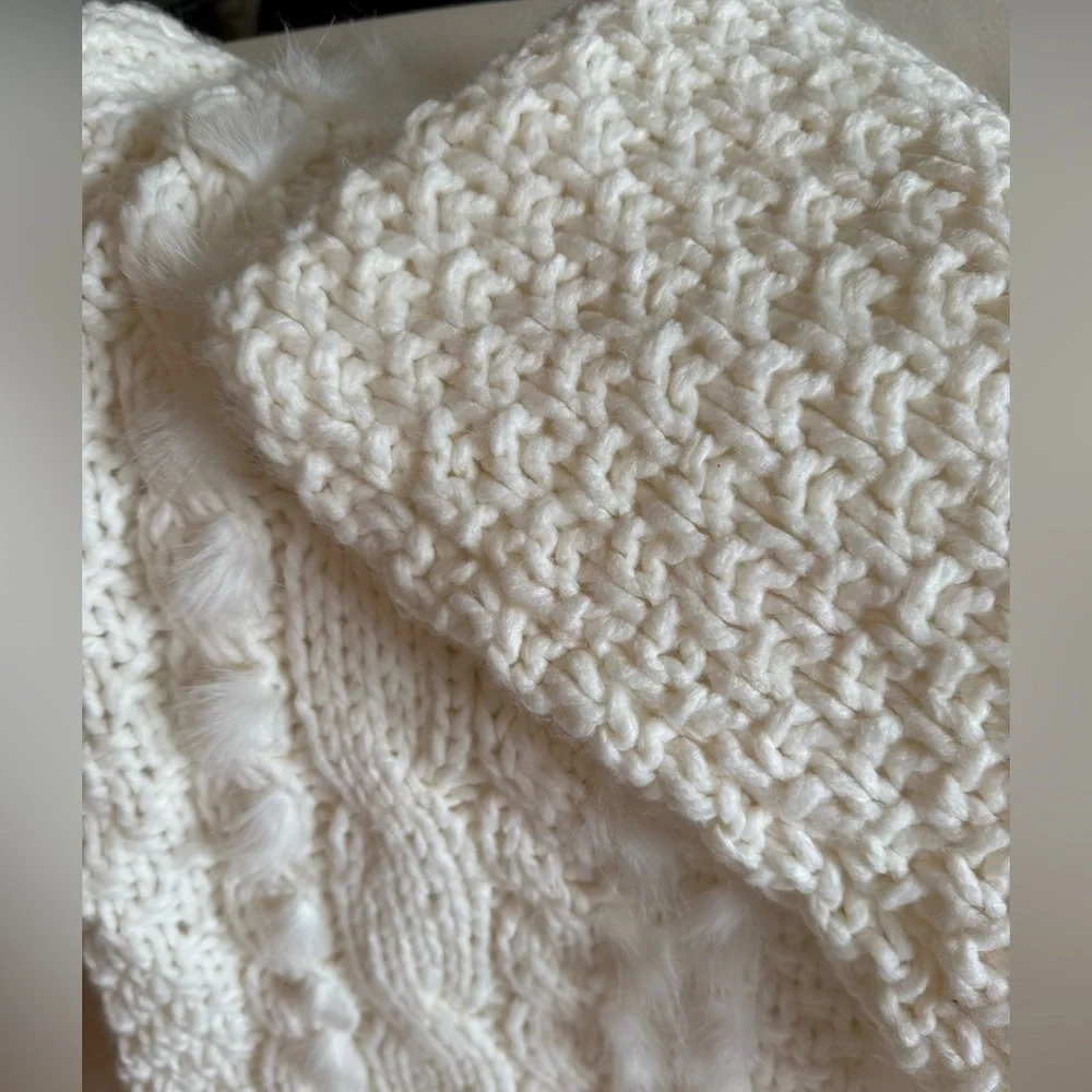 POTTERY BARN Chunky Cable Knit Faux Fur Throw Pillow Cover 24